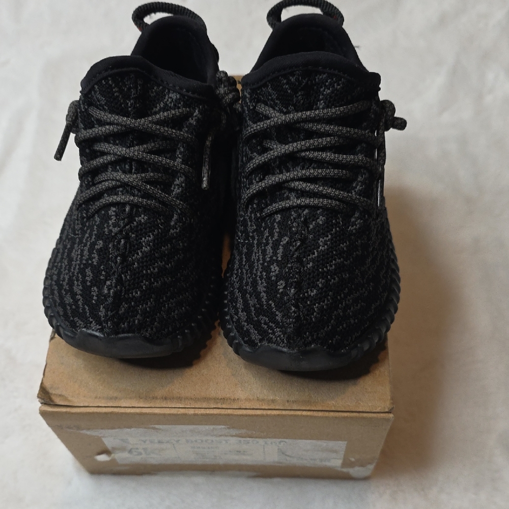 Yeezy BOOST infant Size 6K Black